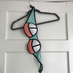 Off-brand triangle strapless top